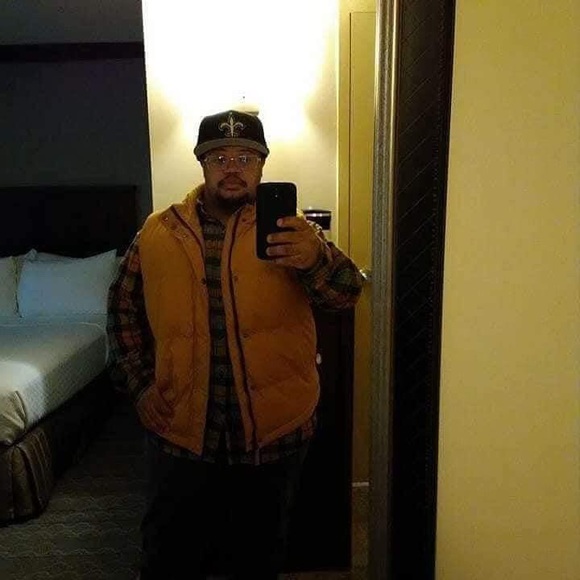 Meet your Posher, Cameron - Picture 1 of 1